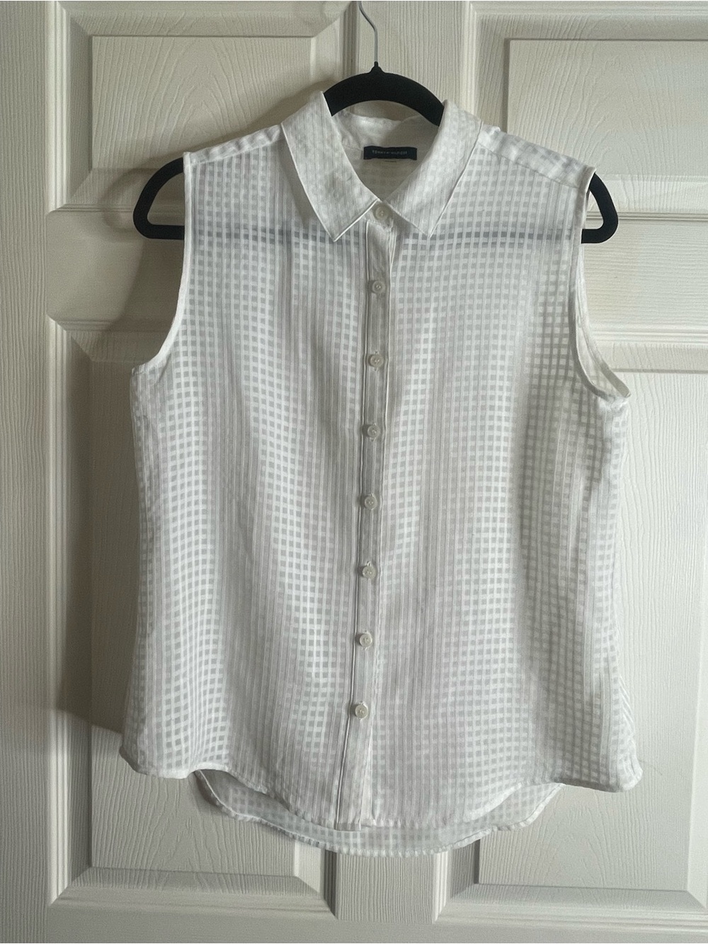 Tommy Hilfiger White Sleeveless Button-Down Collared Top